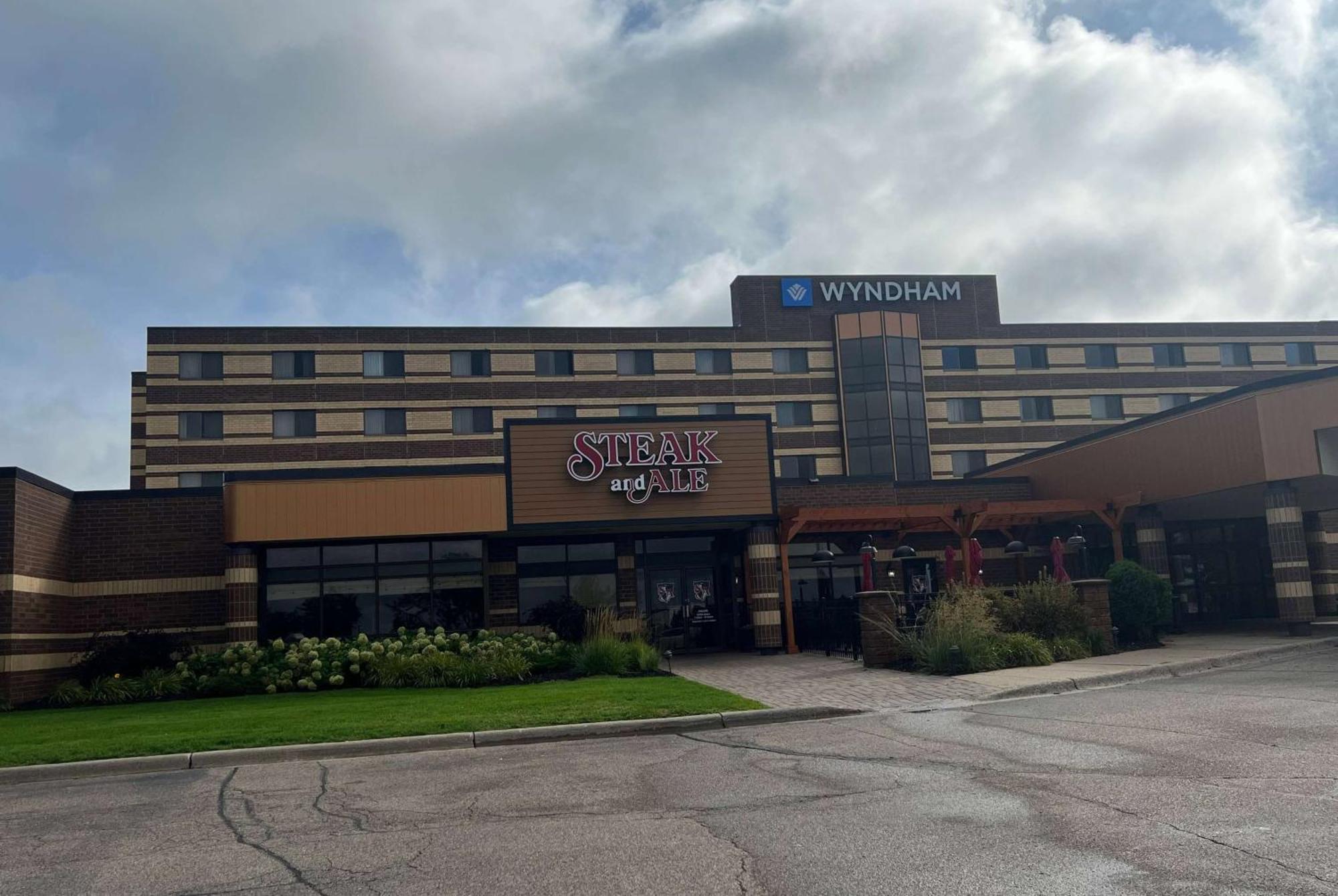Wyndham Minneapolis South Burnsville Exterior photo